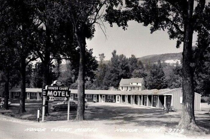 Honor Motel (Honor Court) - Old Postcard (newer photo)